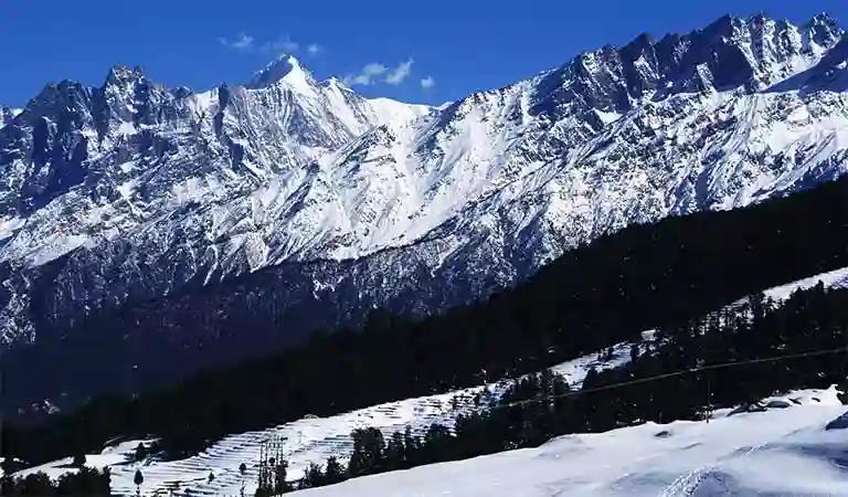 Snow in auli Snow in auli
